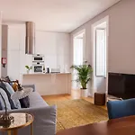 Breath-taking River & View Stunning 3 Bedrooms & 3 Bathrooms With Ac Alfama Castle District 1st Floor Apartamento