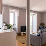 Breath-taking River & View Stunning 3 Bedrooms & 3 Bathrooms With Ac Alfama Castle District 1st Floor *