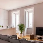 Breath-taking River & View Stunning 3 Bedrooms & 3 Bathrooms With Ac Alfama Castle District 1st Floor