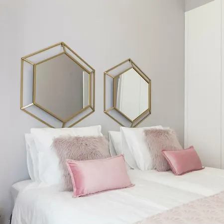 Breath-taking River & View Stunning 3 Bedrooms & 3 Bathrooms With Ac Alfama Castle District 1st Floor شقة Lisboa