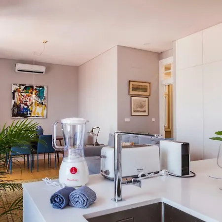 Breath-taking River & View Stunning 3 Bedrooms & 3 Bathrooms With Ac Alfama Castle District 1st Floor Lissabon