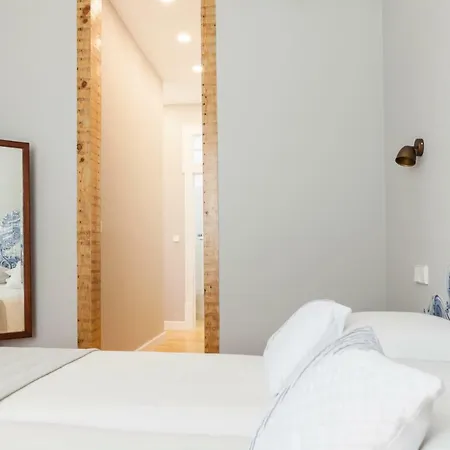 Breath-taking River & View Stunning 3 Bedrooms & 3 Bathrooms With Ac Alfama Castle District 1st Floor *