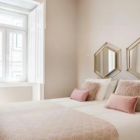 Breath-taking River & View Stunning 3 Bedrooms & 3 Bathrooms With Ac Alfama Castle District 1st Floor Lägenhet Lisboa