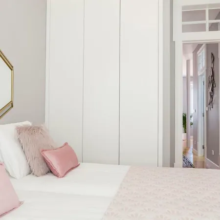 Breath-taking River & View Stunning 3 Bedrooms & 3 Bathrooms With Ac Alfama Castle District 1st Floor Apartamento