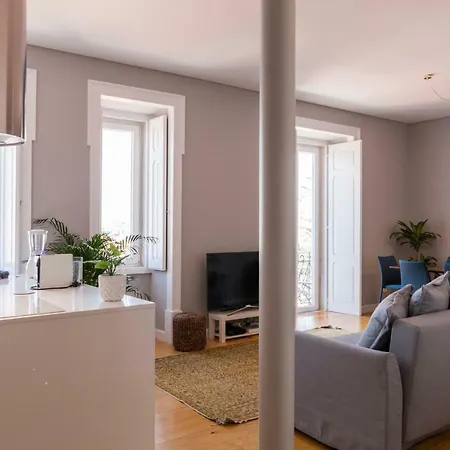 Breath-taking River & View Stunning 3 Bedrooms & 3 Bathrooms With Ac Alfama Castle District 1st Floor *