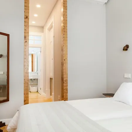 Breath-taking River & View Stunning 3 Bedrooms & 3 Bathrooms With Ac Alfama Castle District 1st Floor